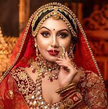 MAKEUP & STYLING 