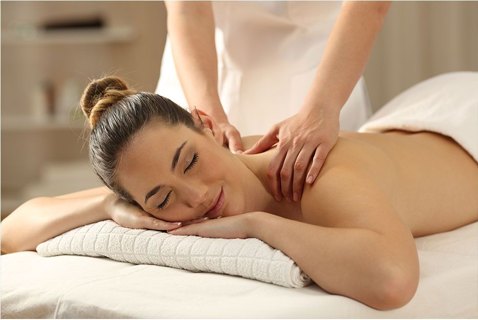 FEMALE BODY MASSAGE 